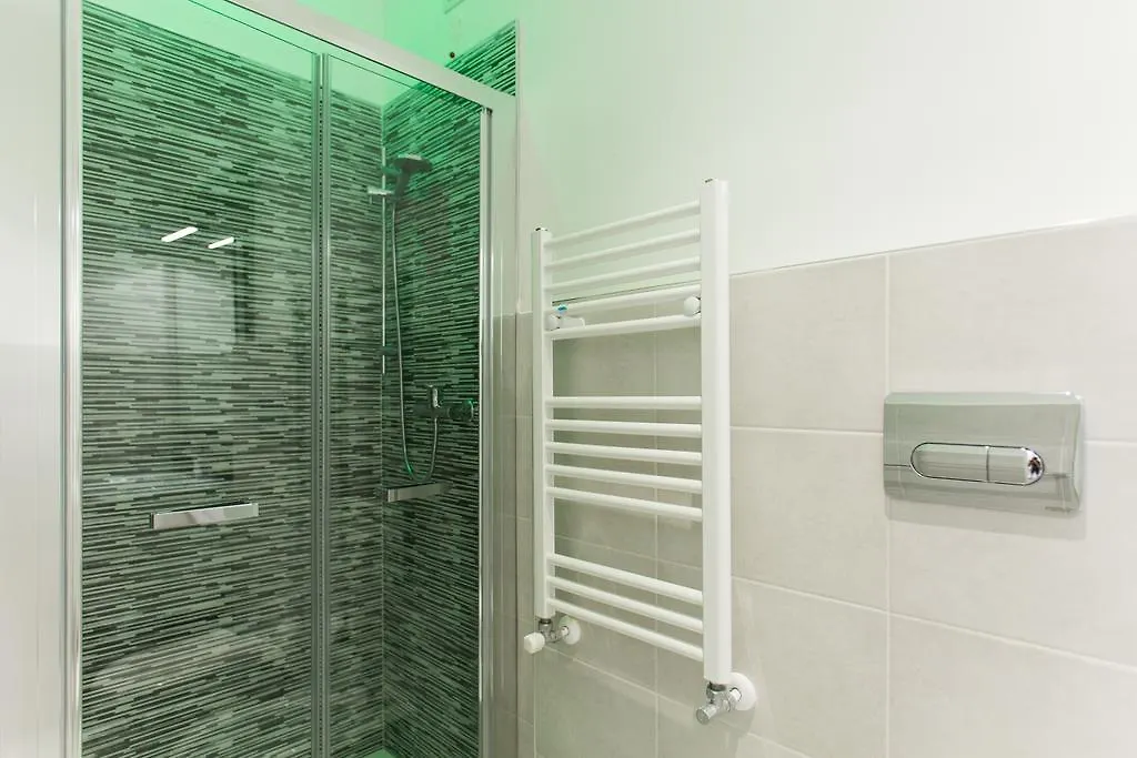 4Rooms Milano 0*, Milan Italy