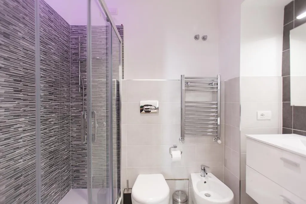 4Rooms Milano 0*,  Italien